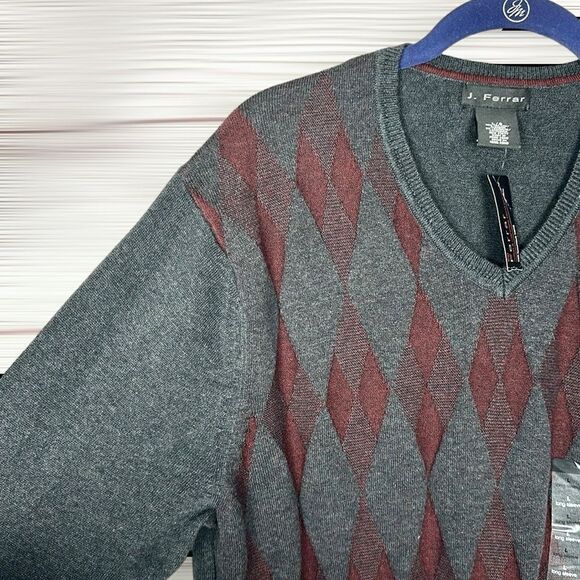 NWT J. Ferrar V-neck Sweater Gray Burgundy Argyle Pullover Cotton Cashmere L - Picture 2 of 12